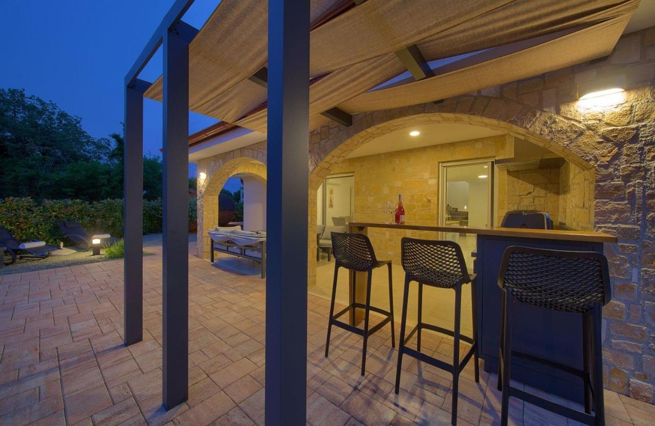 Holiday House Sea & Sun Residence Rasopasno Exterior photo